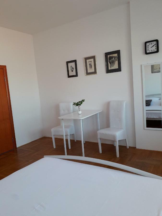 Apartman Dunja Ns 2 โนวีซาด ภายนอก รูปภาพ