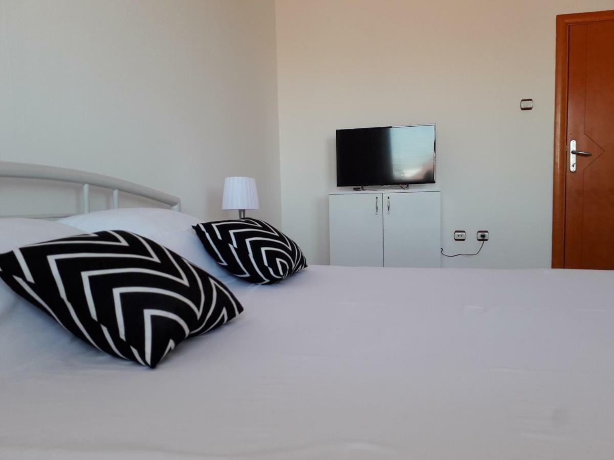 Apartman Dunja Ns 2 โนวีซาด ภายนอก รูปภาพ