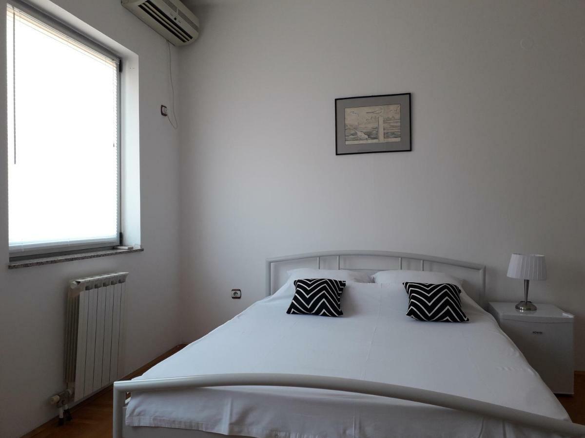 Apartman Dunja Ns 2 โนวีซาด ภายนอก รูปภาพ