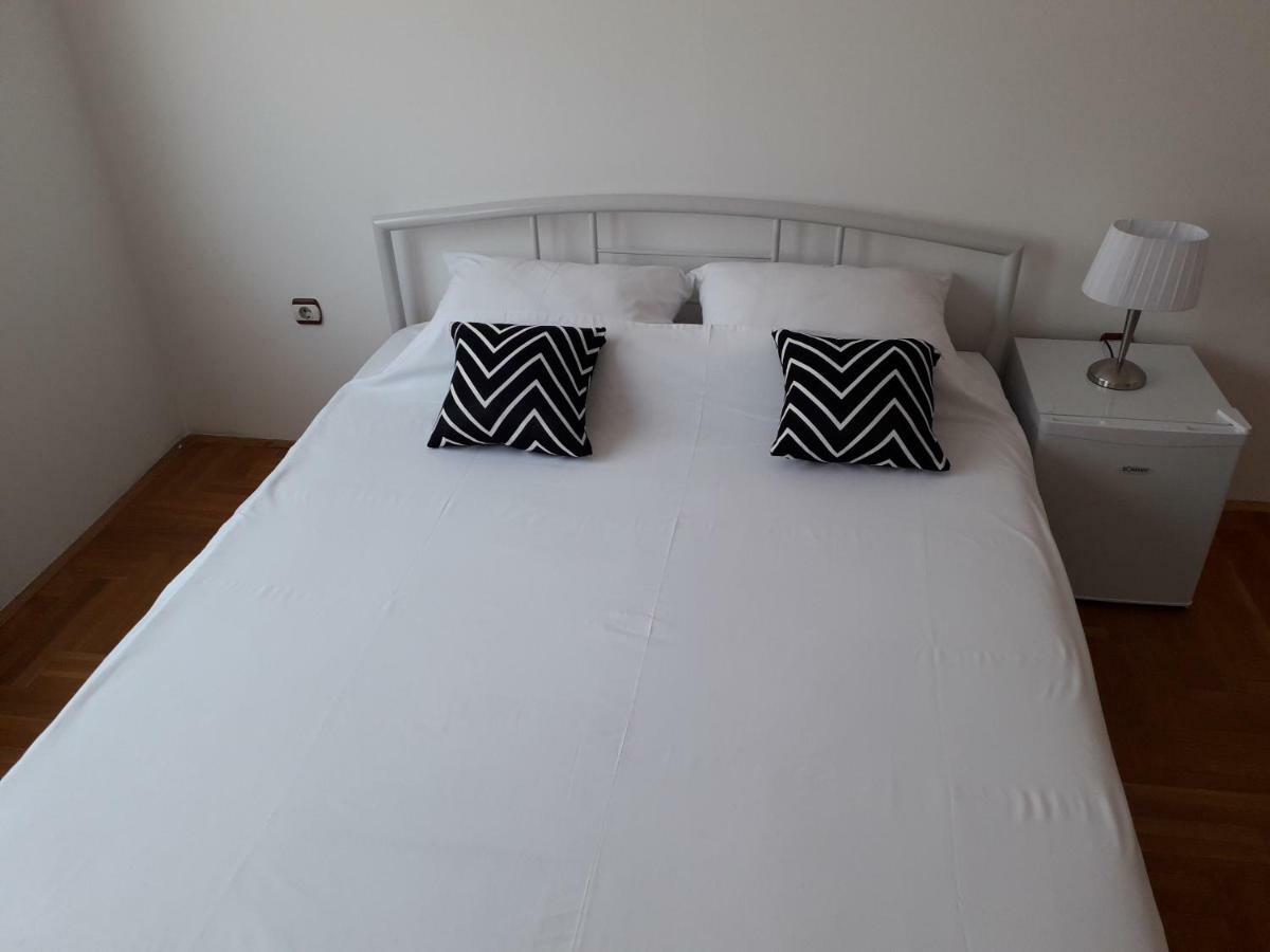 Apartman Dunja Ns 2 โนวีซาด ภายนอก รูปภาพ