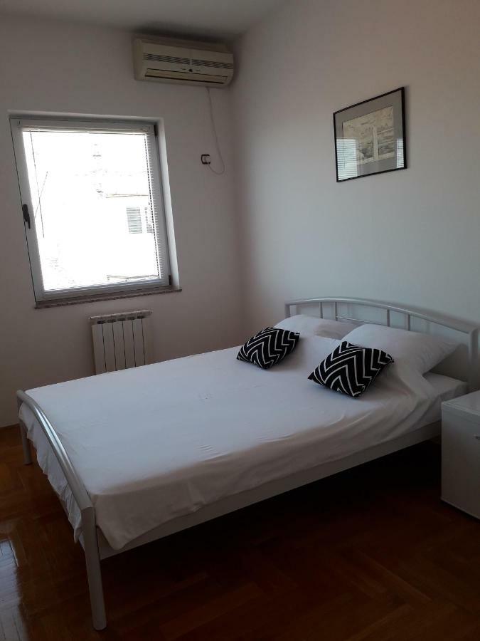 Apartman Dunja Ns 2 โนวีซาด ภายนอก รูปภาพ
